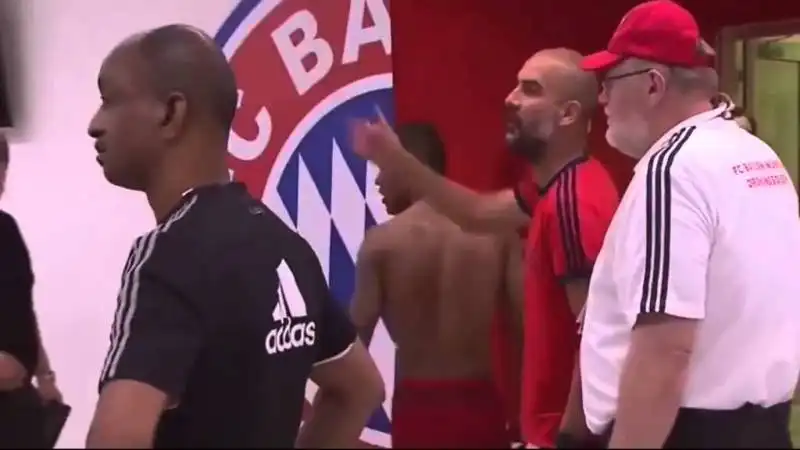 GUARDIOLA DE JONG