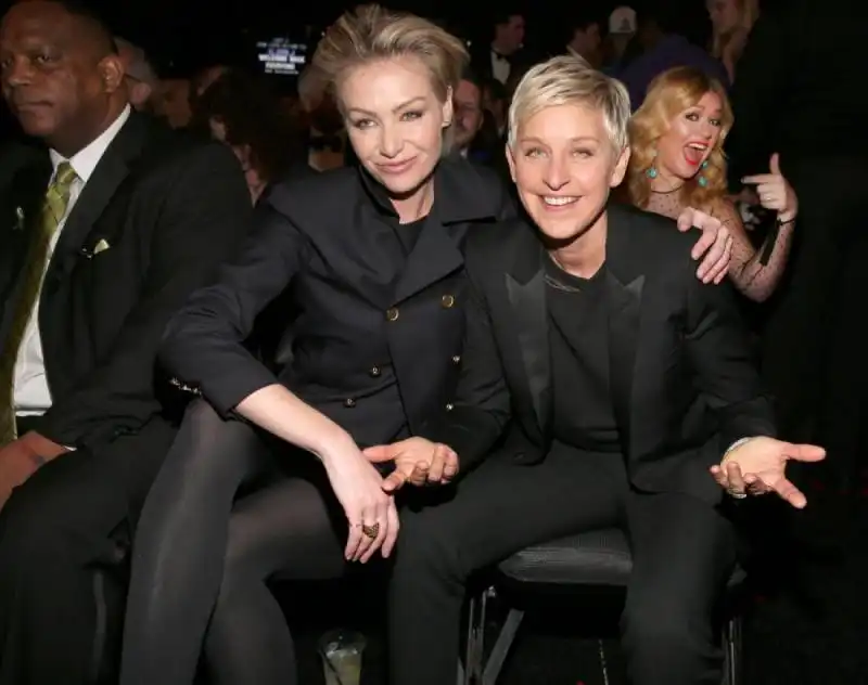 kelly clarkson con ellen degeneres e portia de rossi