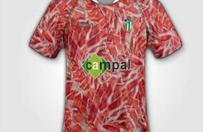 La maglia con le fette di prosciutto del Guijelo 