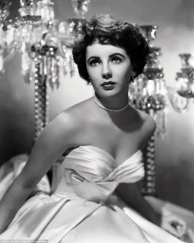 liz taylor a 19 anni   1951