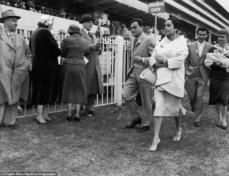 liz taylor e marito mike todd   1957