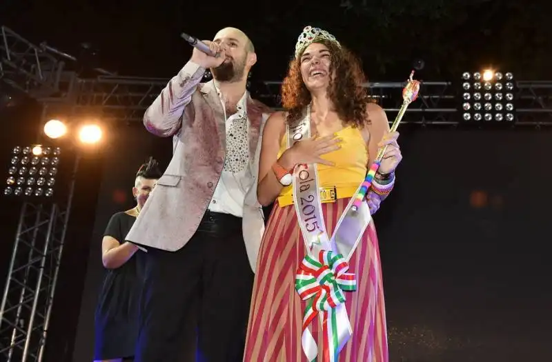 mauriziano carannante con beatrice bargiacchi miss frociarola italia 2015