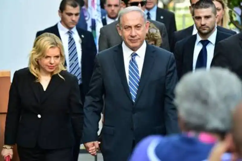 netanyahu e la moglie sara all expo