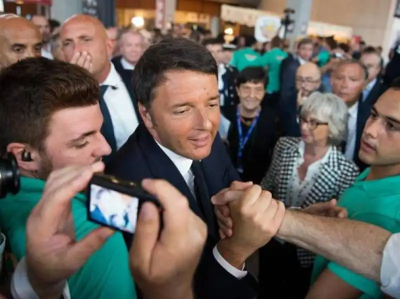 renzi al meeting di rimini  