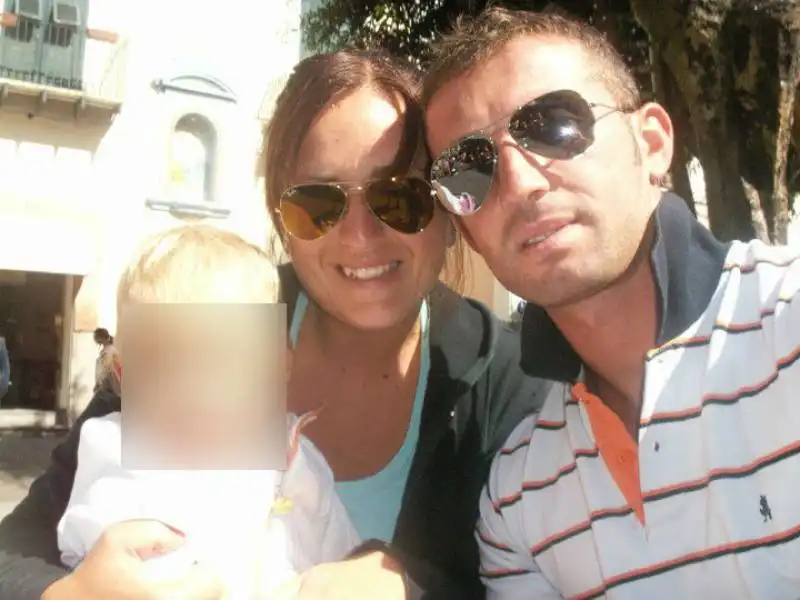 salvatore girone con la moglie vania e la figlia