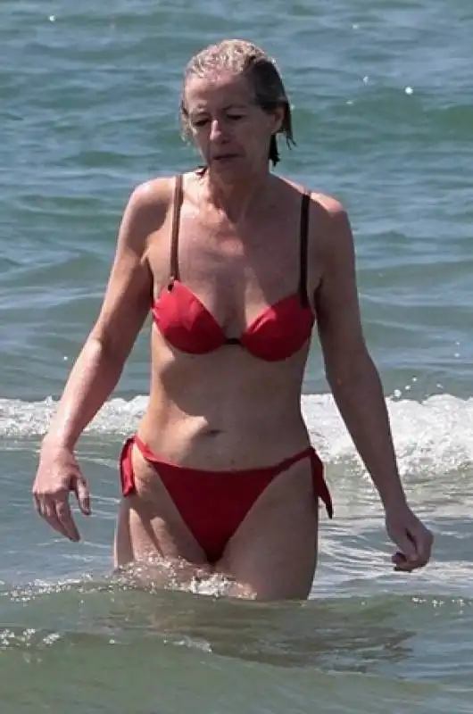 stefania giannini al mare   6