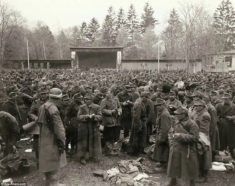 truppe ungheresi si arrendono a garmisch   bavaria