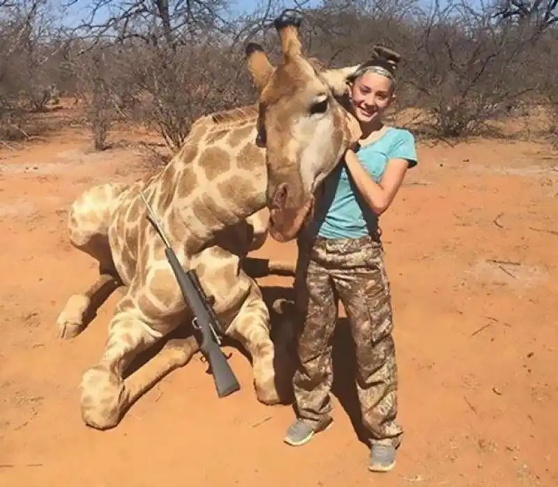 aryanna posta la foto con la giraffa uccisa