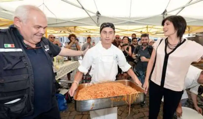 chiara appendino  amatriciana a torino