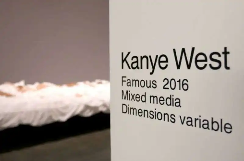 famous di kanye west diventa una mostra  3