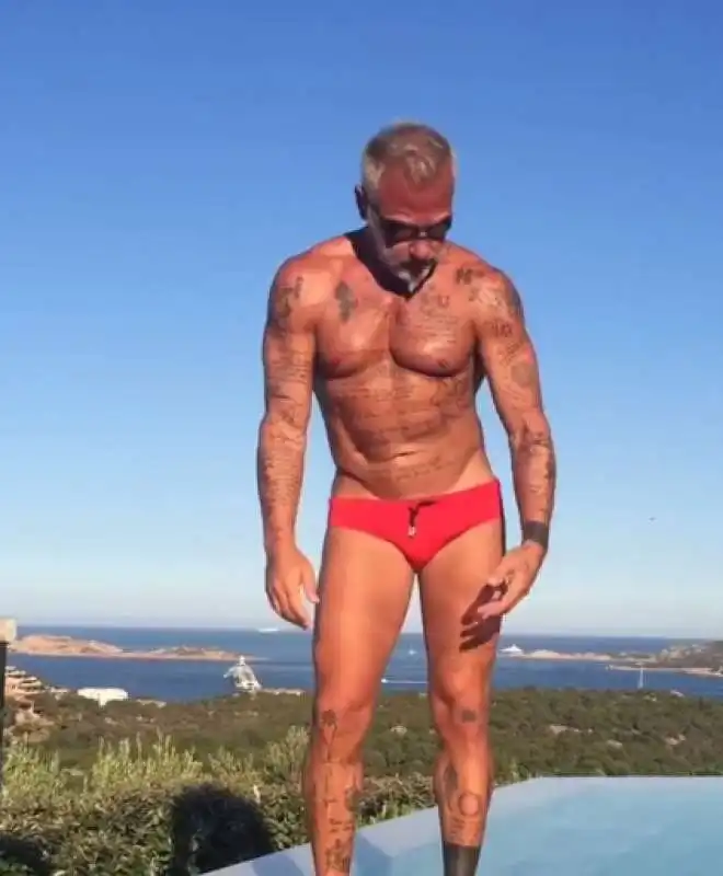 gianluca vacchi   4