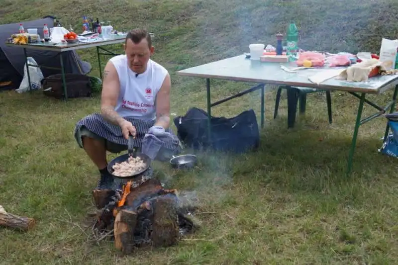 il festival    dei  testicoli cucinati