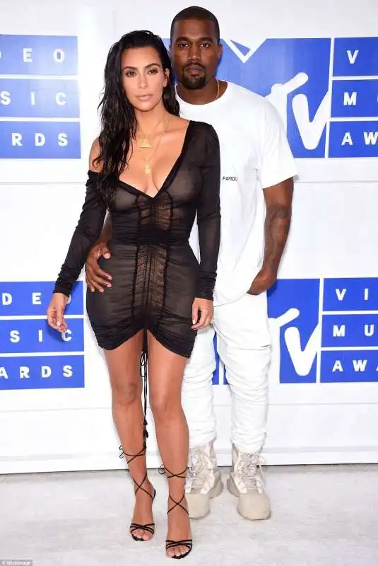 kim e kanye aglo mtv vma