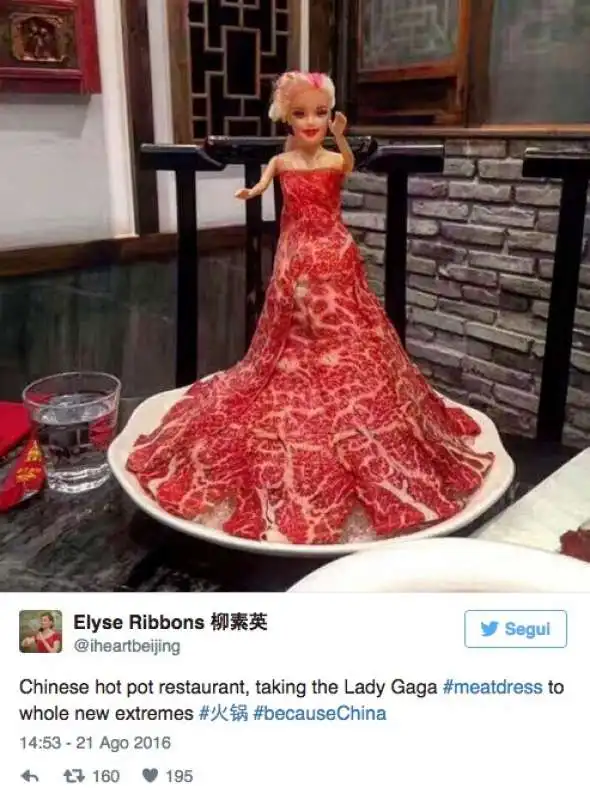 LA BARBIE CON IL VESTITO DI CARNE