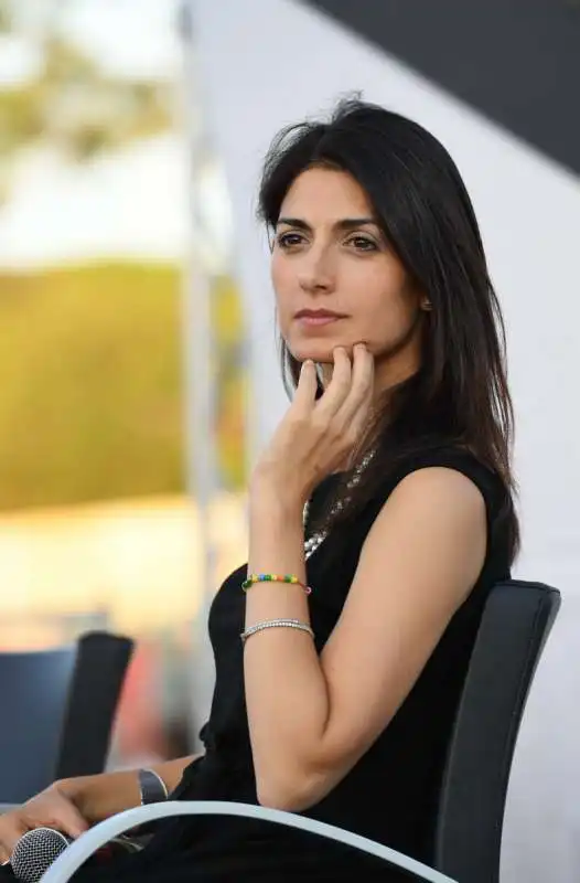 la sindaca di roma virginia raggi