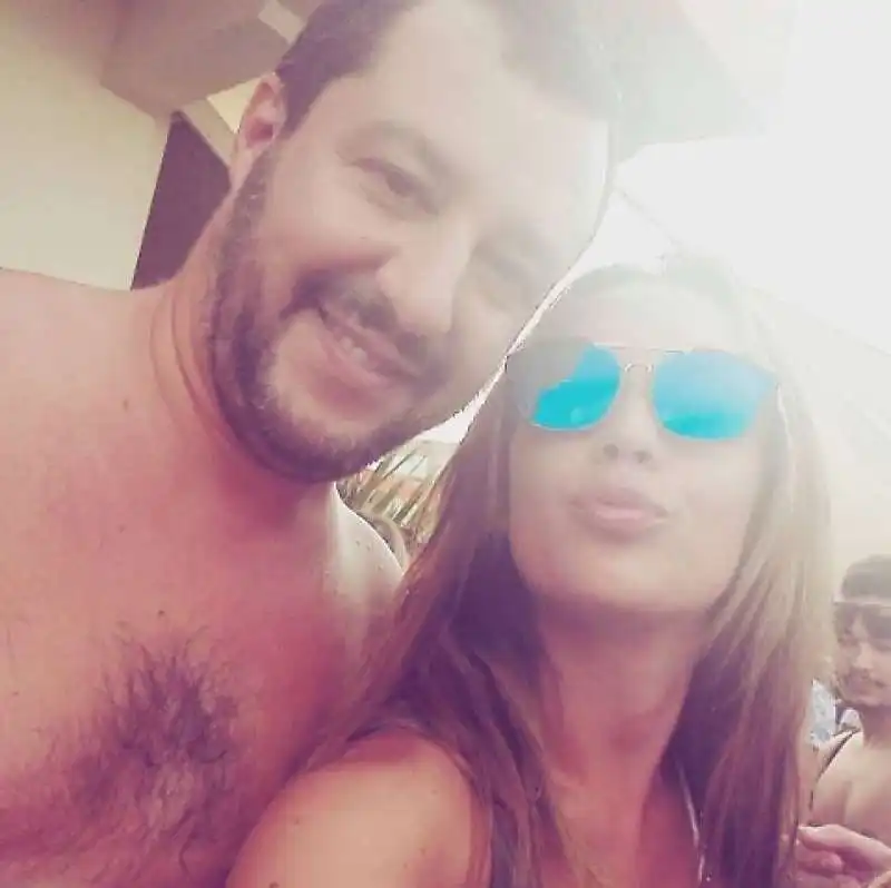 matteo salvini al papeete di milano marittima  12