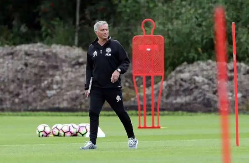 MOURINHO 3