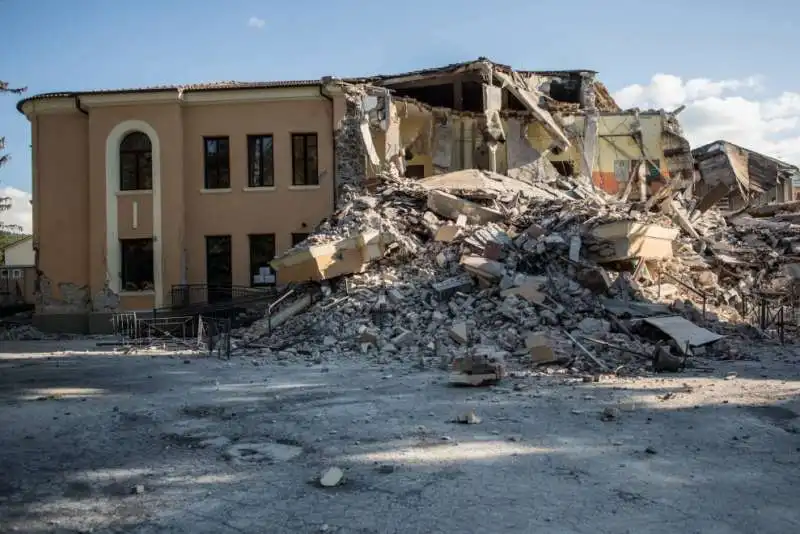 SCUOLA AMATRICE DISTRUTTA