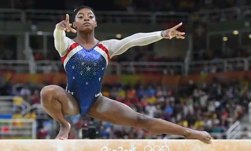 SIMONE BILES 