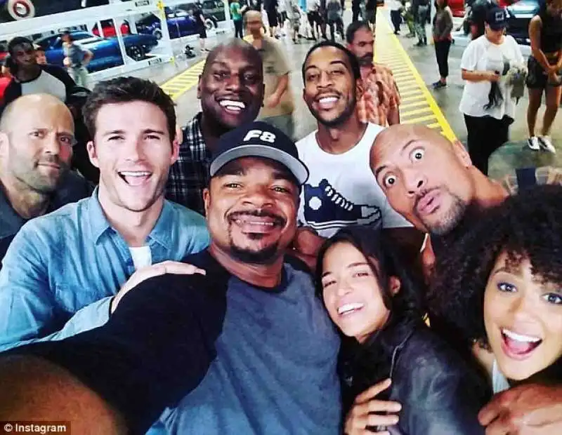 the rock dwayne johnson e il cast di fast & furious