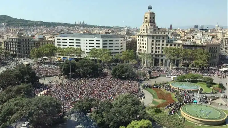 attentato barcellona minuto di silenzio