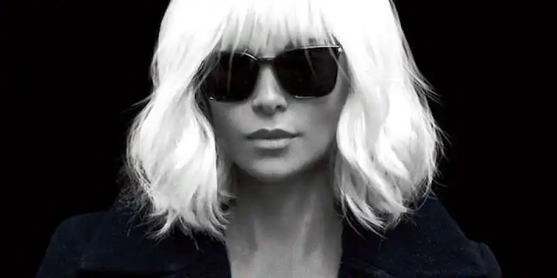 CHARLIZE THERON IN ATOMICA BIONDA    