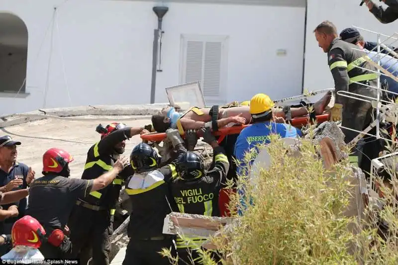 CIRO SALVATO DOPO IL TERREMOTO DI ISCHIA