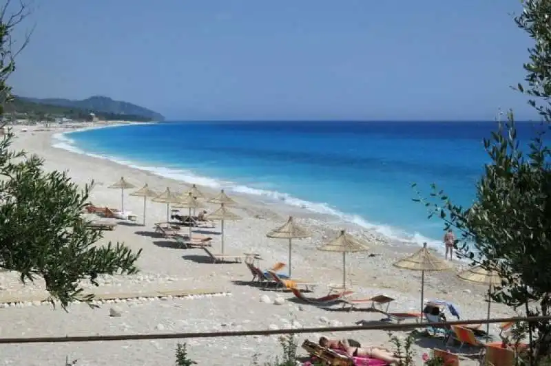 dhermi beach