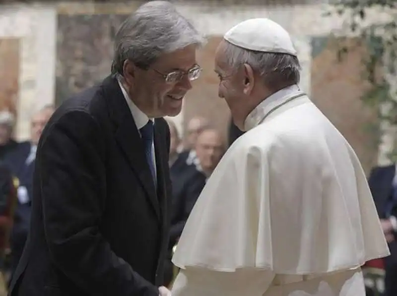  GENTILONI E PAPA 