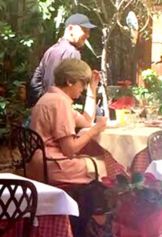 theresa may in trattoria