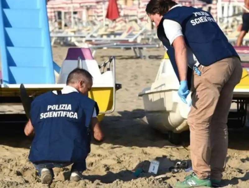 violenza e stupro sulla spiaggia di rimini  3