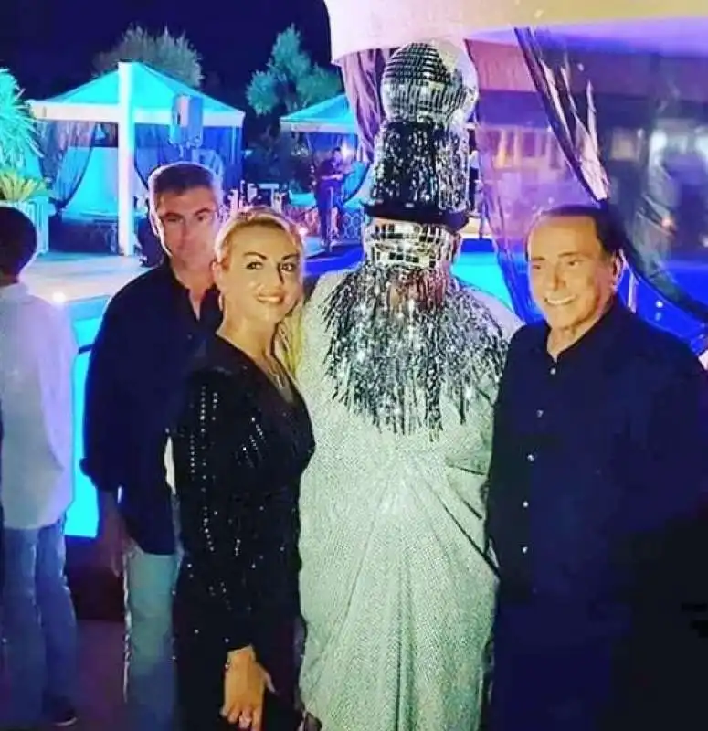 berlusconi pascale al country club di porto rotondo