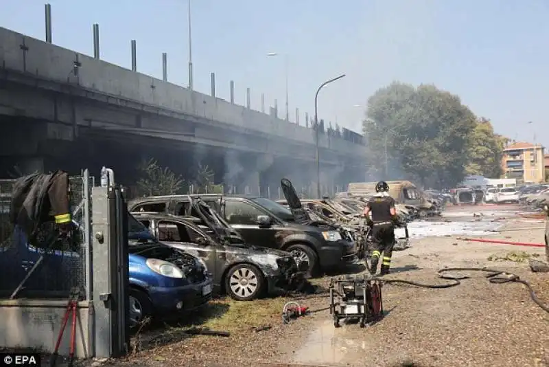 bologna esplosione in autostrada borgo panigale 1