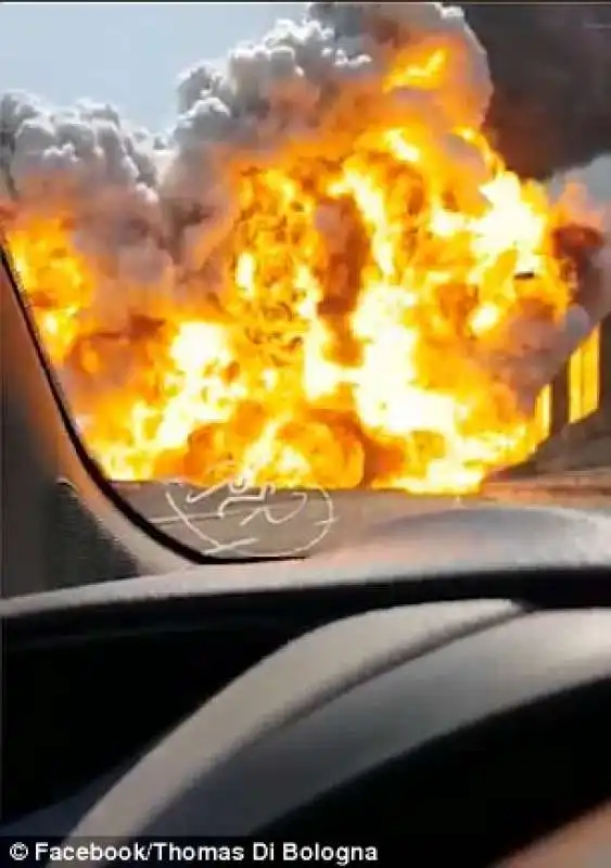 bologna esplosione in autostrada borgo panigale 6