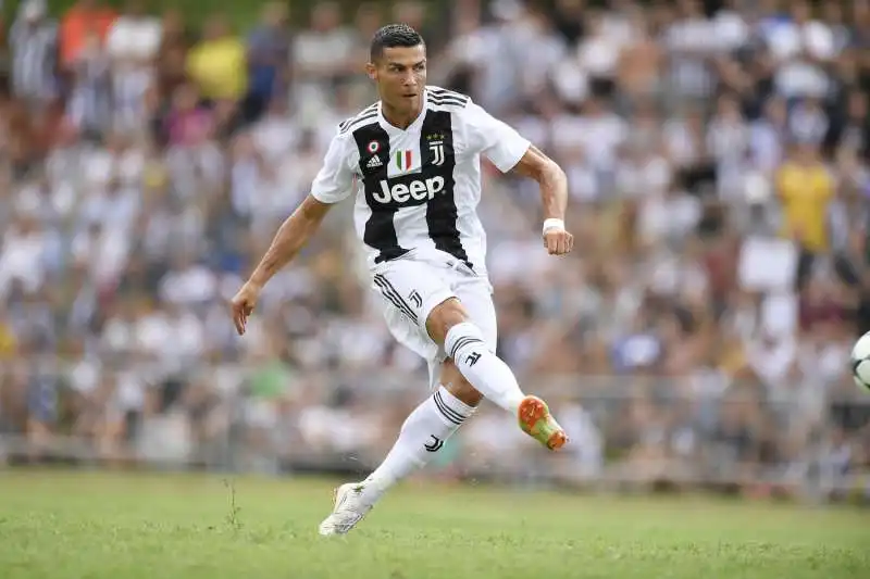 cristiano ronaldo debutto in maglia juve