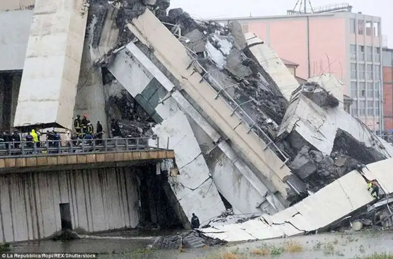 Crollo del ponte di Genova