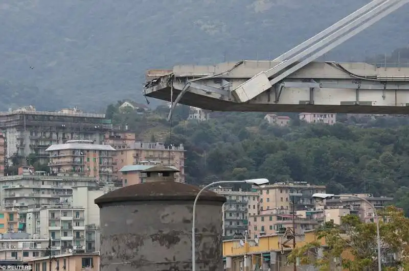 crollo ponte morandi 2