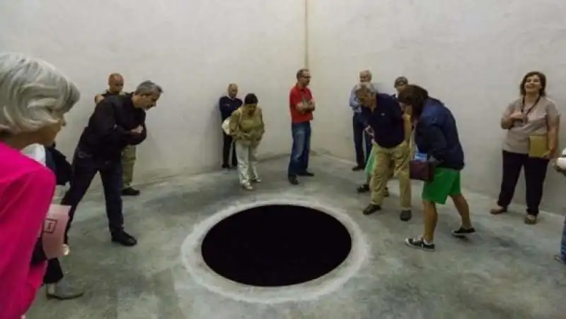 discesa nel limbo anish kapoor