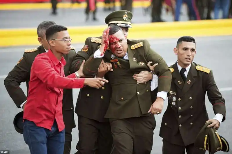 drone attacca il comizio di maduro  7