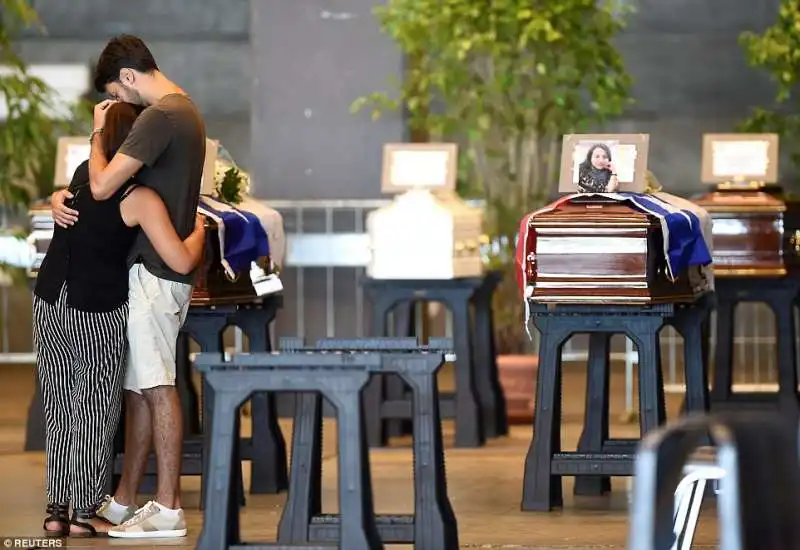 funerali per le vittime del crollo del ponte a genova 6