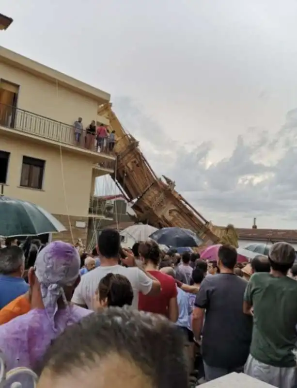 giglio fontanarosa cade su una casa 4