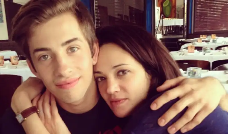 JIMMY BENNETT E ASIA ARGENTO