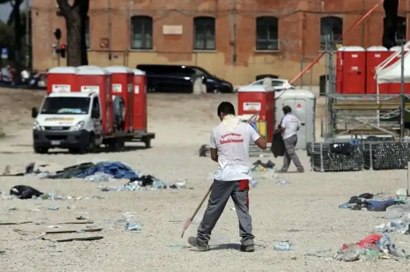 la spazzatura dei papa boys al circo massimo 29