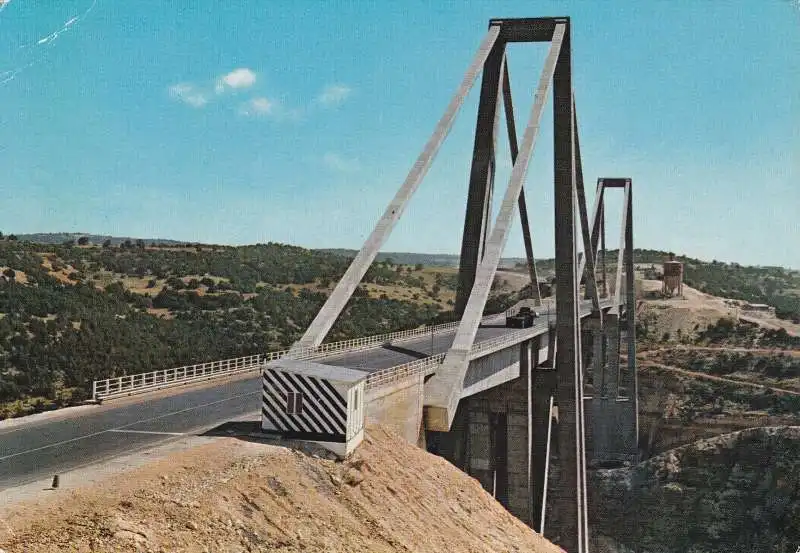 PONTE WADI AL KUF IN LIBIA 