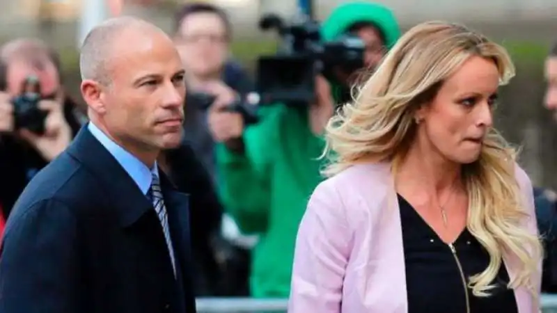 stormy daniels e l'avvocato michael avenatti 1