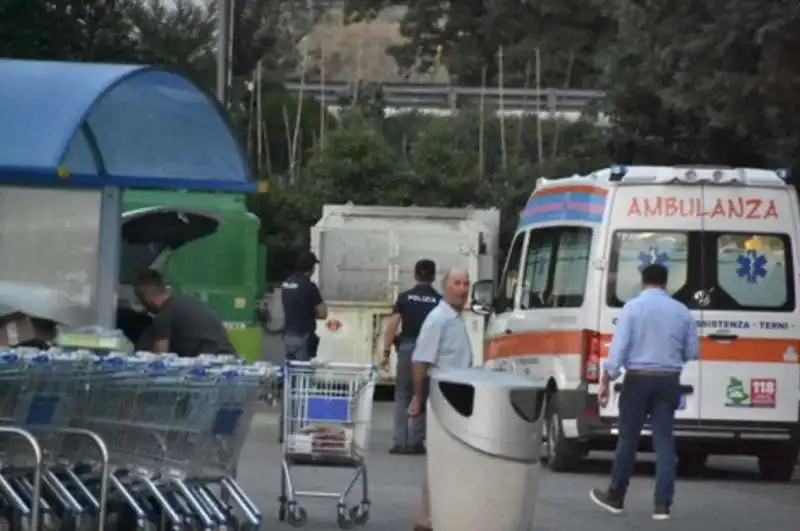 terni neonato abbandonato in un supermercato 6