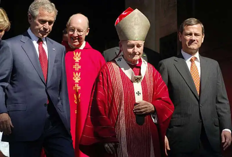 theodore mccarrick tra george w bush e il giudice della corte suprema john roberts