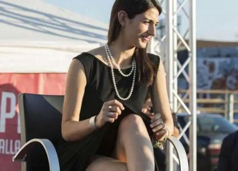 VIRGINIA RAGGI SCOSCIATA