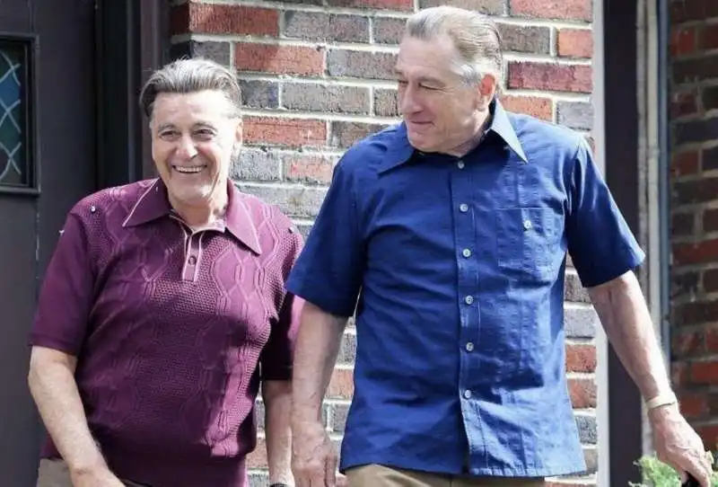 al pacino e robert de niro sul set di the irishman