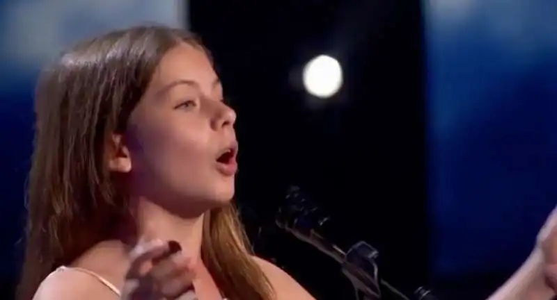 america's got talent, emanne beasha canta caruso 7